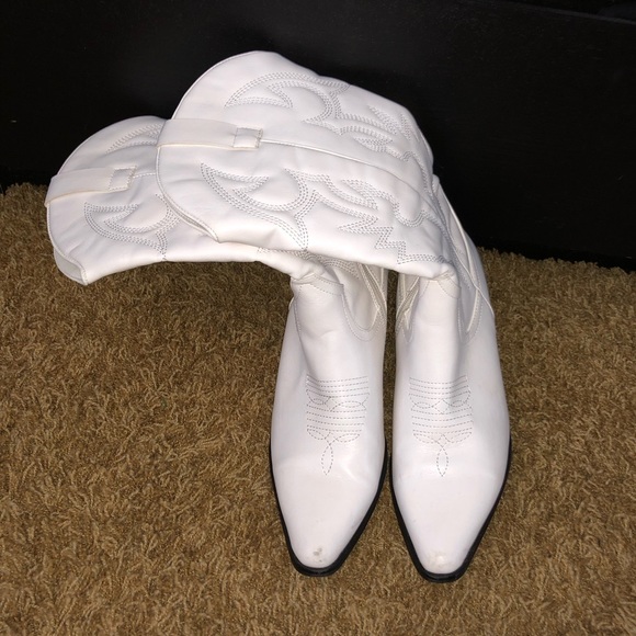Princess Polly White Cowboy Boots - Picture 3 of 3